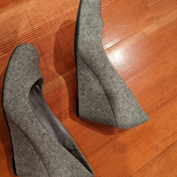 Grey heel shoes - Picture 2 of 3